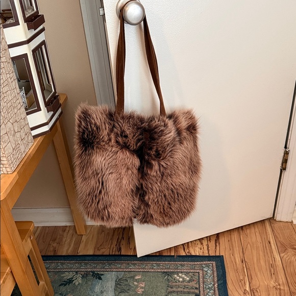 Overland Elegant Brown Fur-Trimmed Tote Bag reversible - Picture 3 of 3